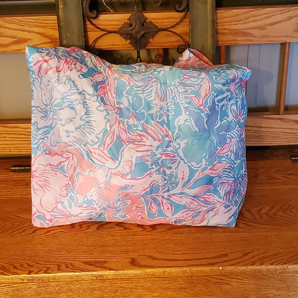 Lilly Pulitzer Floral Reusable Shopping Tote Bags (2) - Picture 9 of 14